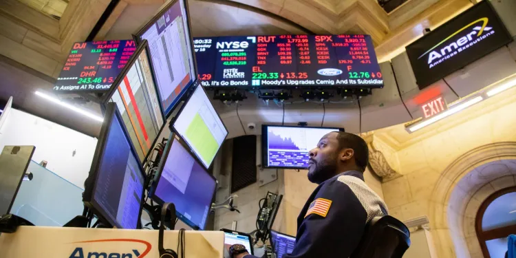 Put vs Short | What is the Difference in Trading?